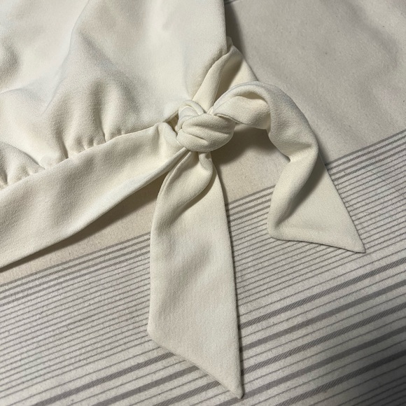 White, one shoulder crop top - Picture 3 of 7